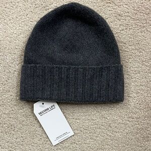 NWT unisex  Charcoal Knit Beanie 95% cashmere 5% wool by Tesma Cashmere, Italy